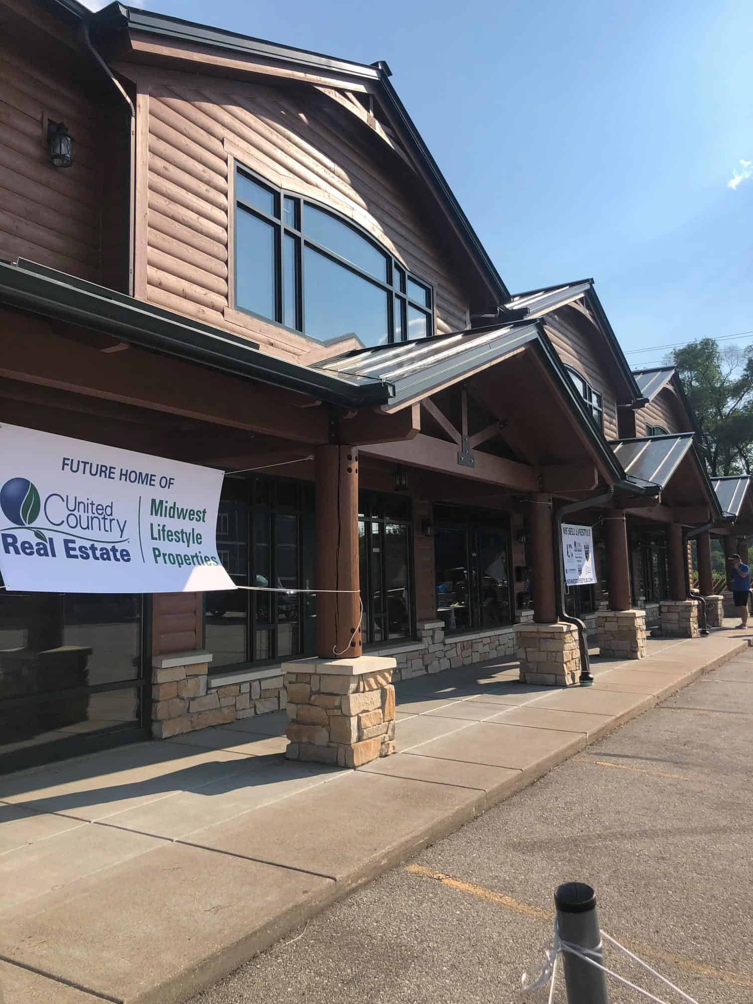 United Country Midwest Lifestyle Properties Onalaska Lacrosse Area