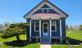 Move-in Ready Two-Bedroom, Two-Bath Residence in Kenyon, MN