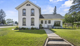 Move-In Ready and Full of Charm 3-Bedroom Home in Pardeeville WI