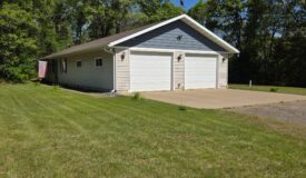 Wonderfully maintained newer home north of Millston